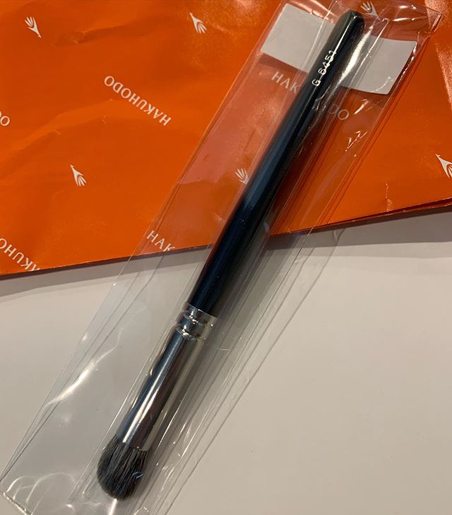 Hakuhodo G6451 Eye Shadow Round & Angled (Hair:Blue squirrel・Goat・Synthetic fiber) (BkSL)