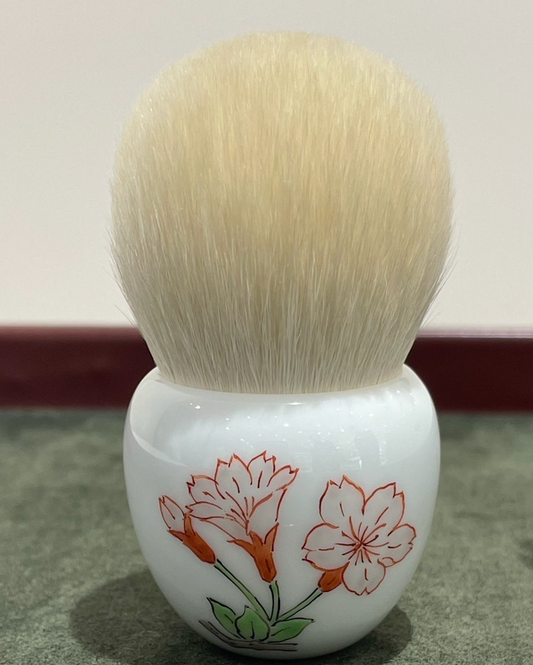Hakuhodo limited Kakiemon Sakura (goat 100%)