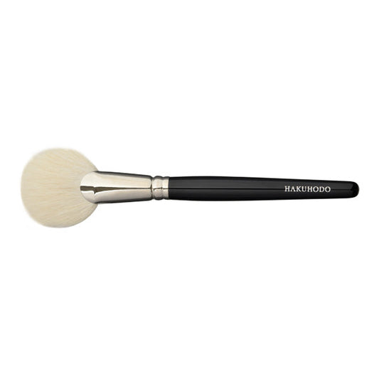 Hakuhodo F4260 Fan Brush Round  (goat) cheek brush (Hair Quality: Goat) BkSL