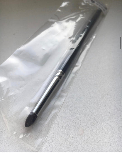 Hakuhodo G5520 Eyeshadow Brush Tapered (Hair: Blue squirrel & Horse)
